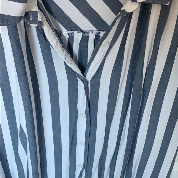 Flowy button up - Picture 2 of 2